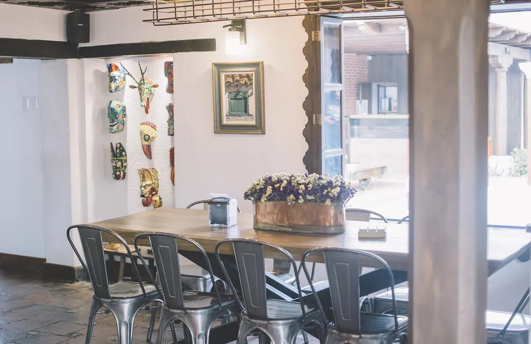 Barbara'S Boutique Hostel-1