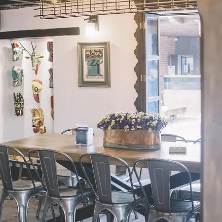 Barbara'S Boutique Hostel-3